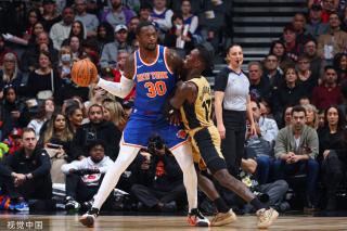 色的持球突 色的持球突