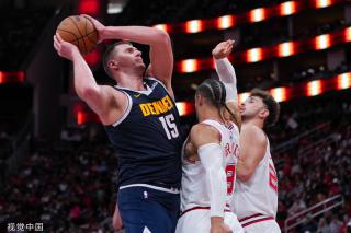 向前迈进 向前迈进