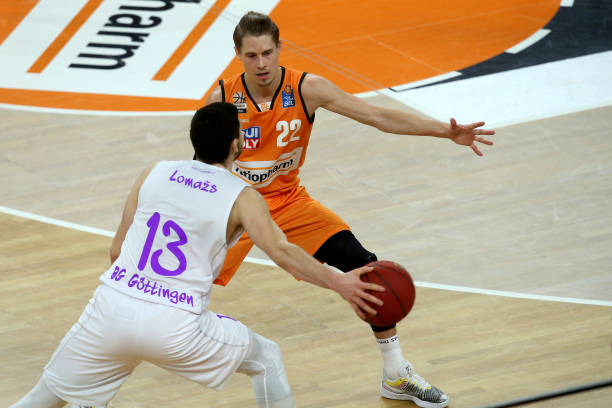 更是一场精 更是一场精